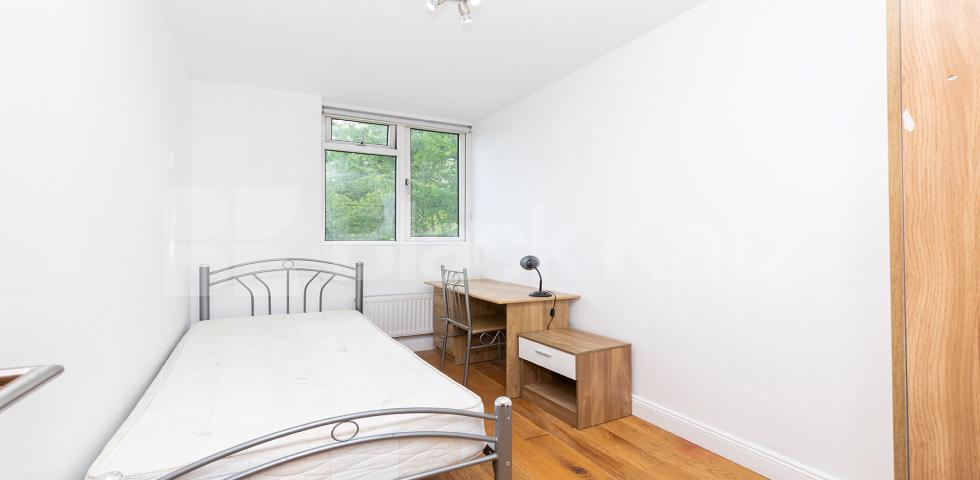 Modern split level 3 / 4 bed within easy access to Camden  Rowstock Gardens, Camden